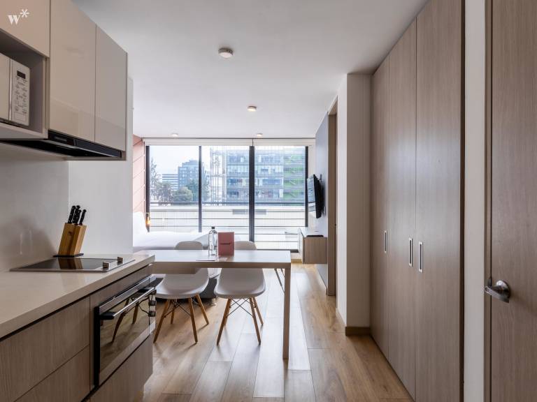 w Cozy Loft in Santa Ana