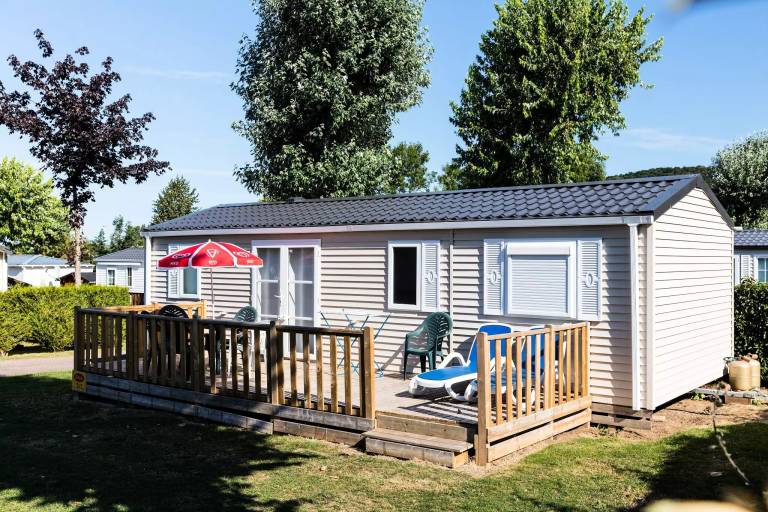 Wonderful mobile home with heated pool, hot tub & BBQ | Pet-friendly in Lisieux