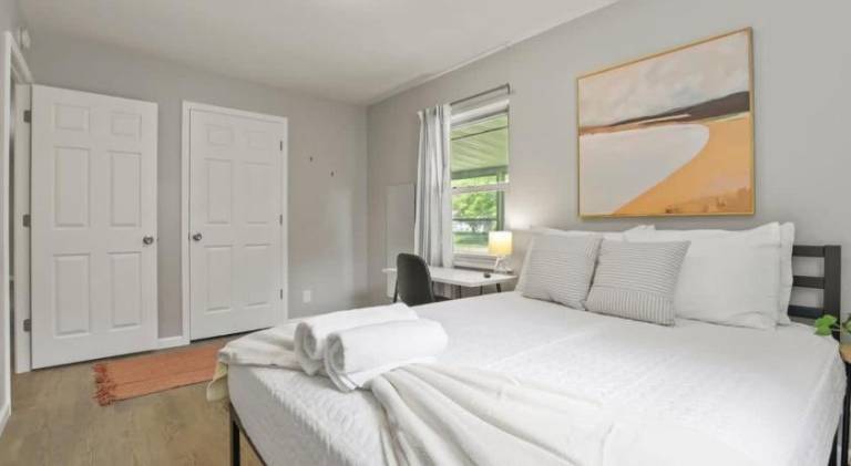 Fully equipped nice vacation home | Pets allowed in Franklin, OH