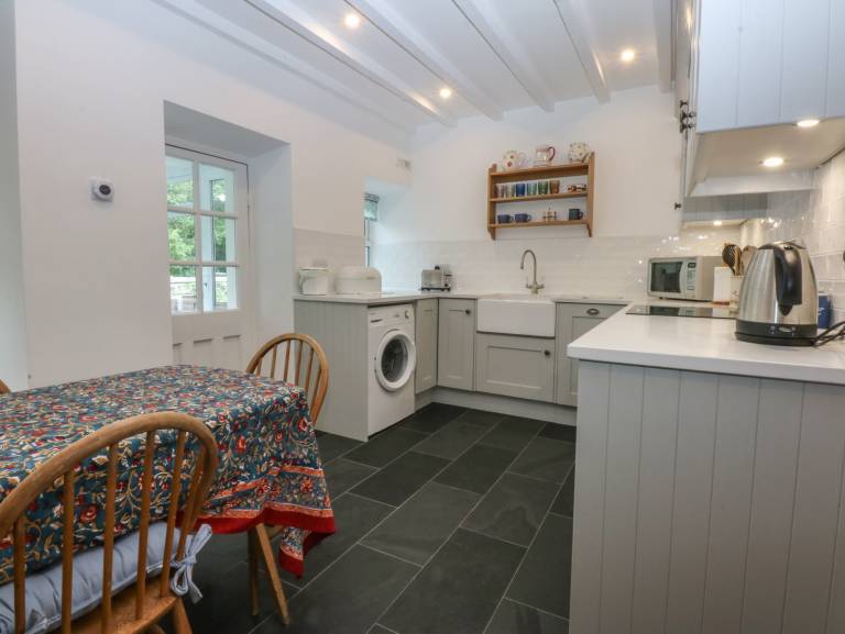 Child-friendly cottage with yard | Pets allowed — photo 4