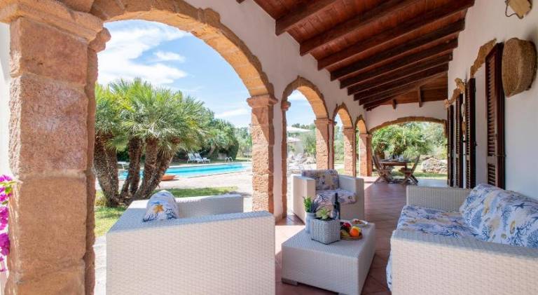 Villa with pool — photo 3