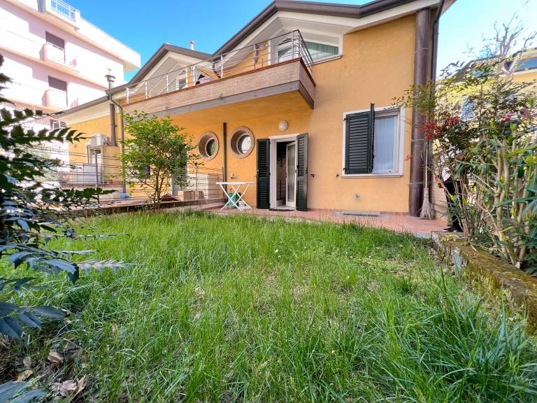 Vacation home with garden in Cesenatico