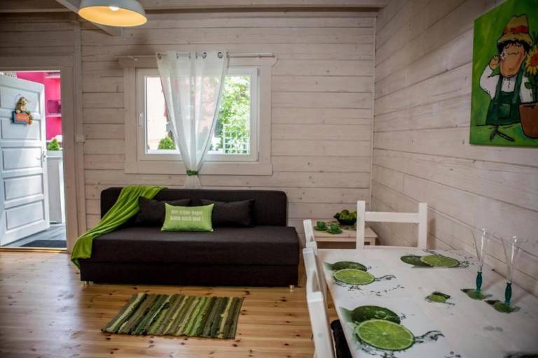 Vacation home with terrace, yard & barbecue — photo 4