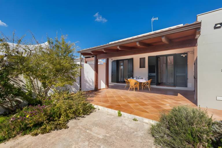 Villa with garden, barbecue & terrace | Next to the beach | Dogs allowed in Porto Cesareo