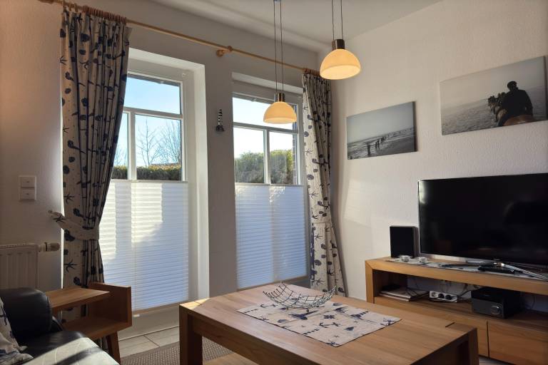 Holiday apartment with yard & terrace — photo 2