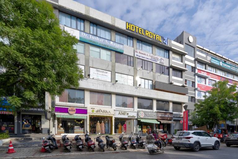 HOTEL ROYAL 21 in Ahmedabad