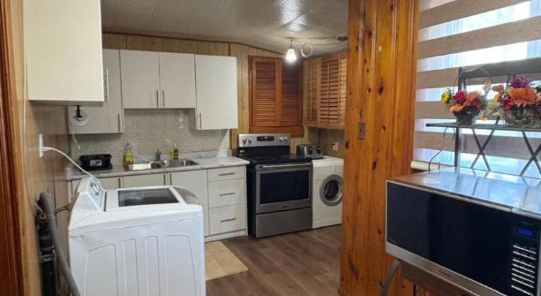 Beautiful vacation home with yard | Good for workation | Pets are welcome — photo 3