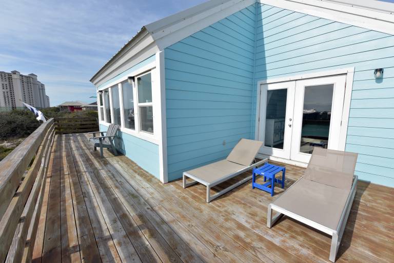 5 Minute walk to the Beach, Dog friendly Seagrass Cottage in Gulf Shores, AL