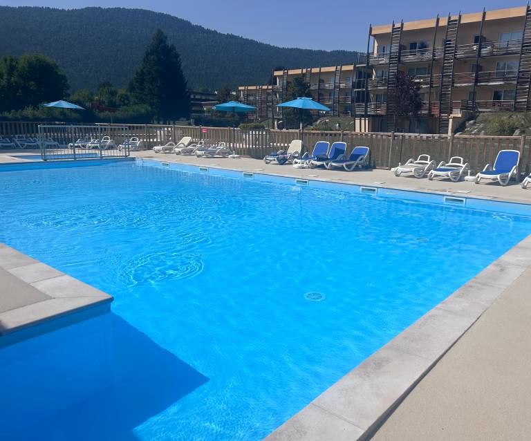 Family-friendly lovely rental apartment with heated pool | Mountain view | Pets are welcome — photo 2