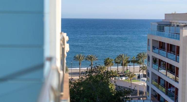 Holiday apartment with terrace & private pool in Roquetas de Mar