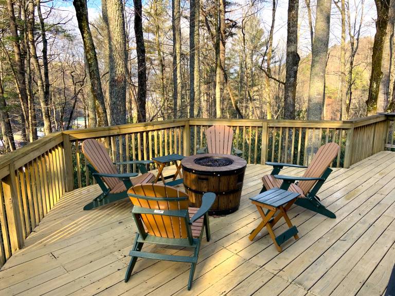 Cozy, Wooded Cabin near Outdoor Activities — photo 4