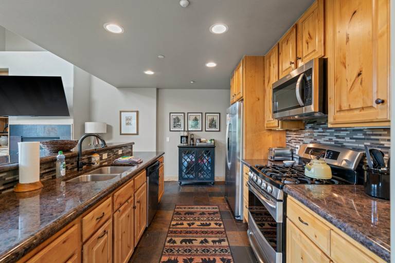 Family-oriented nice vacation home with BBQ, hot tub & pool | Mountain view | Next to the ski | Pet-friendly — photo 3