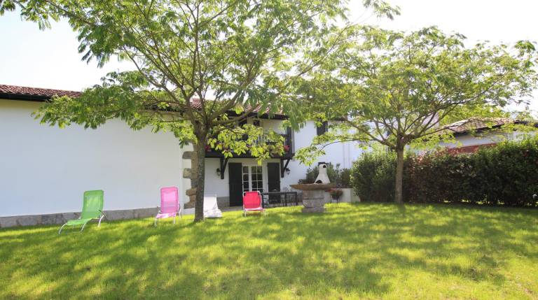 Pleasant gite with BBQ, yard & patio | Pets are welcome — photo 2