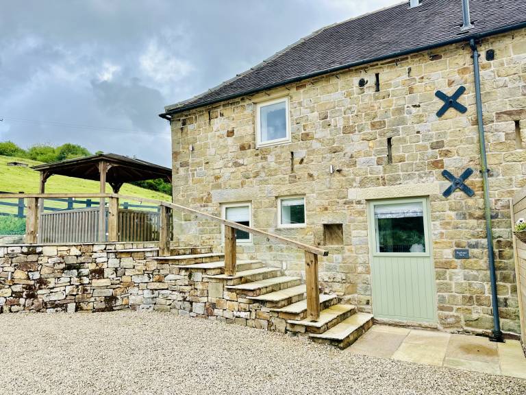 Family-friendly lovely cottage with yard, sauna & hot tub | Pet-friendly — photo 3