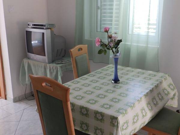 Holiday apartment with grill & terrace — photo 5