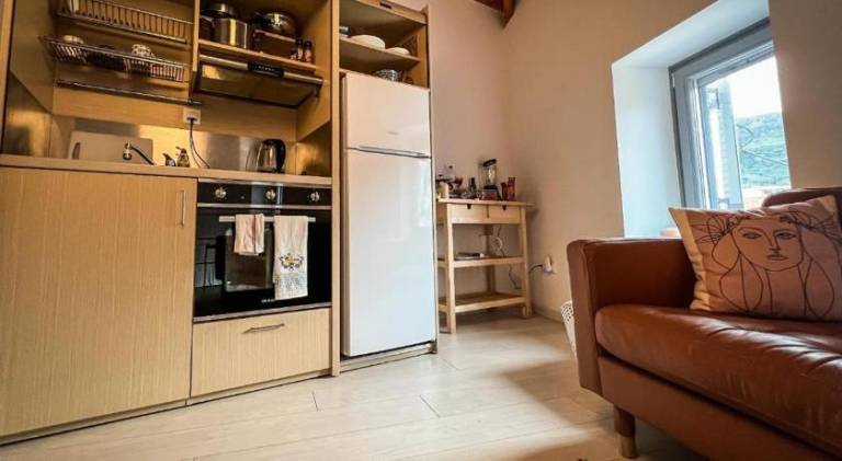 Rental apartment with patio — photo 4