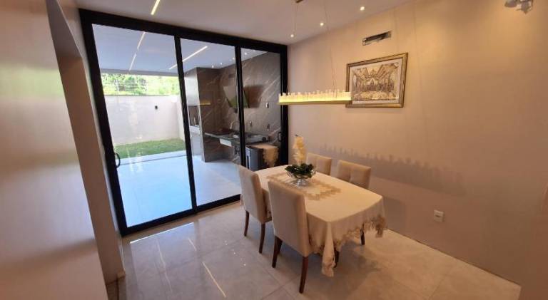 Vacation home with pool — photo 3