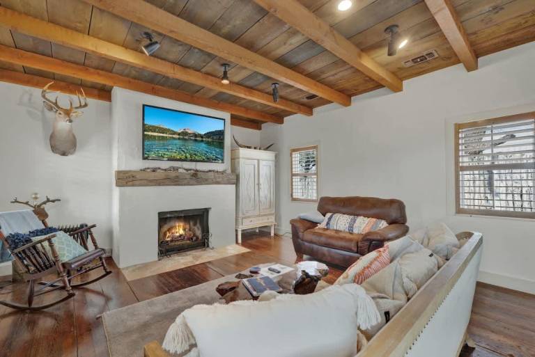 Nice house | Suitable for remote work | Pets are welcome in Fredericksburg, TX