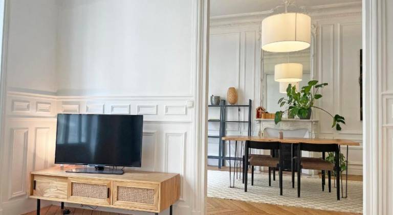 Apartment with terrace | Next to Arc de Triomphe | Suitable for remote work | Pets allowed in Clichy