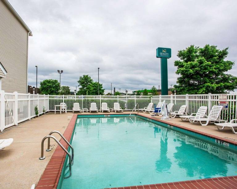 Quality Inn & Suites — photo 4