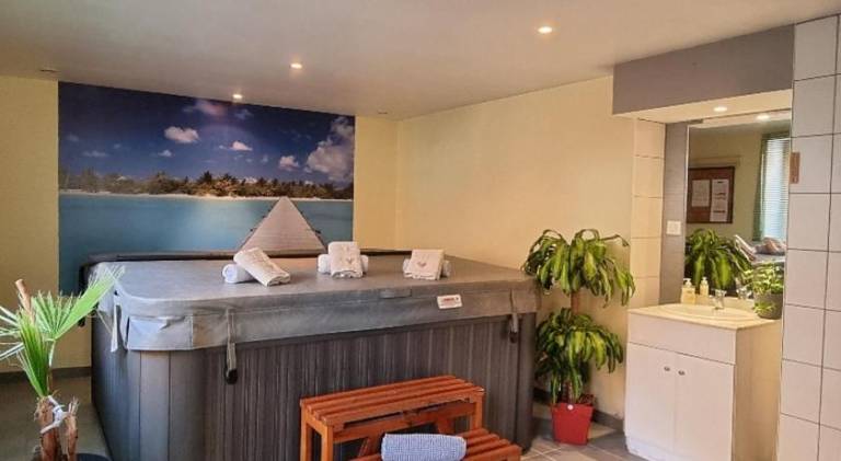 Lovely rental apartment with jacuzzi | Pet-friendly — photo 3