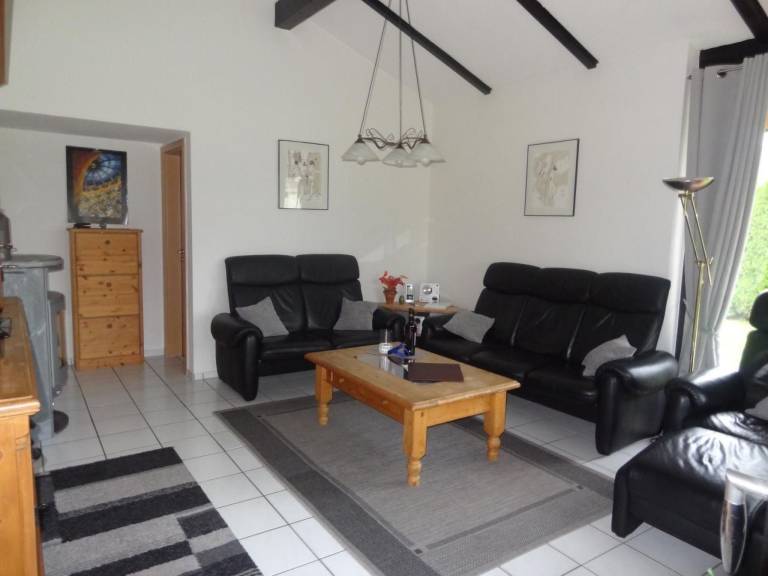 Fully equipped vacation home with patio, yard & BBQ | Pets are welcome — photo 4