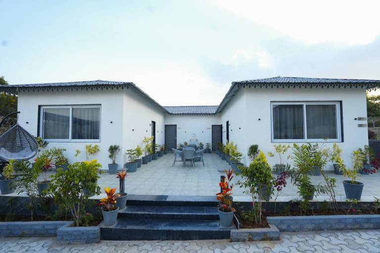 Villa with garden, grill & pool | Perfect for remote work | Pets allowed in Udaipur