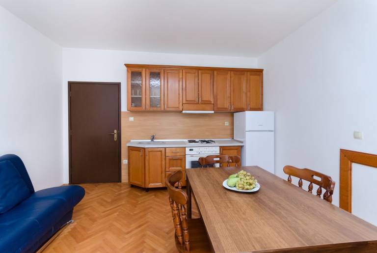Rental apartment with patio, yard & barbecue | Garden view — photo 5