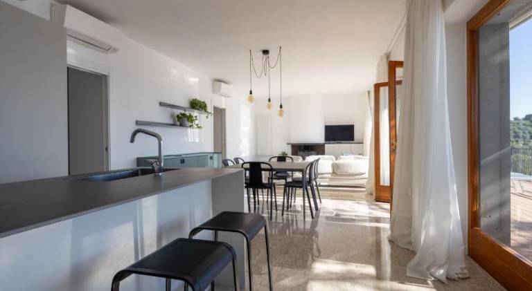 Modern and Elegant apartment with a spacious sea view terrace overlooking Palmaria Island Bright des — photo 5