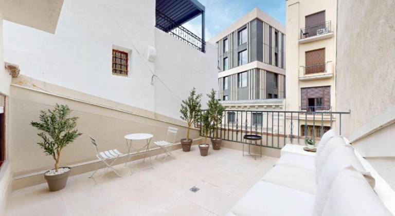 Serviced apartment with terrace | Close to Royal Palace of Madrid — photo 4