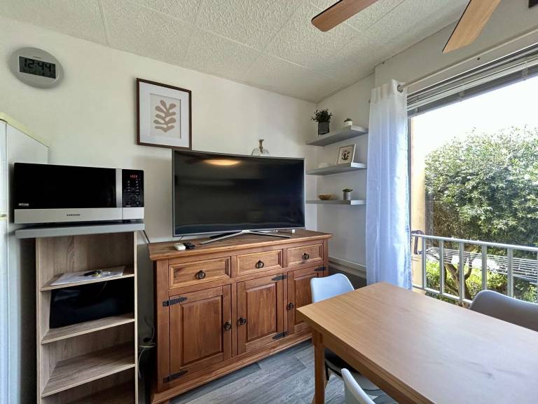Studio with 1 room for 3 persons — photo 3