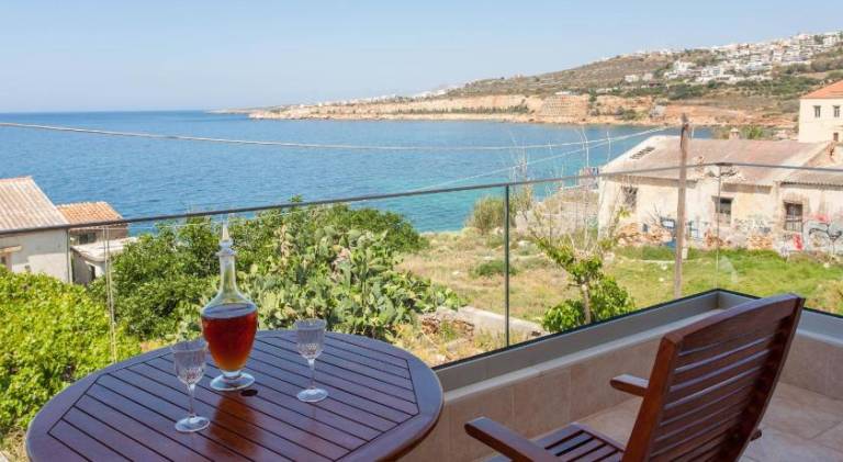 Apartment with patio | Pets are welcome in Chania