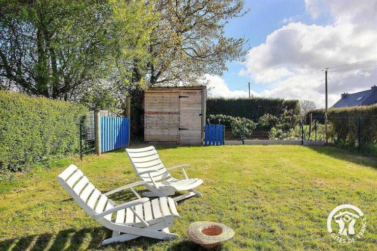Gite with patio & yard — photo 2