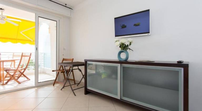 Apartment with 1 room for 4 persons — photo 2
