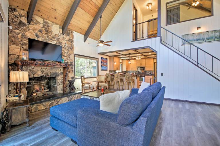 Bikes + Game Room: Lovely Lake Arrowhead Home! — photo 2