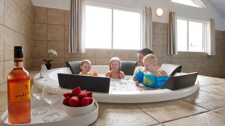 Child-friendly vacation home with yard, private pool & sauna | Dogs allowed — photo 3