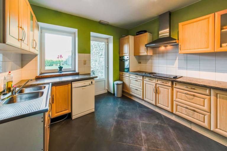 Fully equipped cottage with hot tub, yard & BBQ | Pets are welcome — photo 4