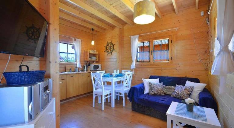 Beautiful house with barbecue, patio & yard | Pets are welcome — photo 2