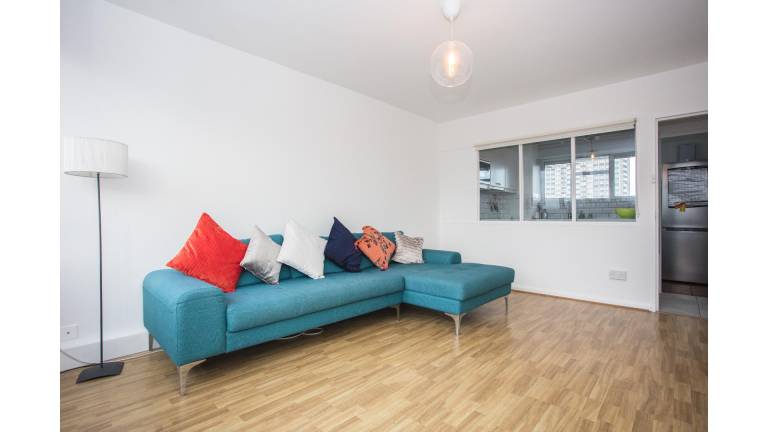 Light and Airy 1 Bed Flat in Angel with Balcony