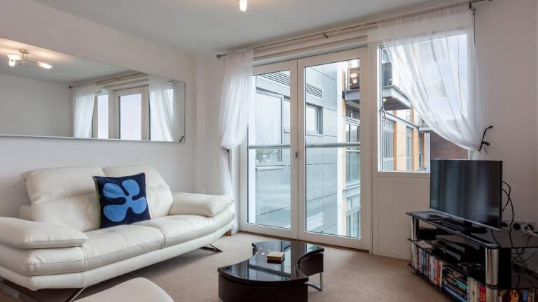 Rental apartment with garden & barbecue in Poole