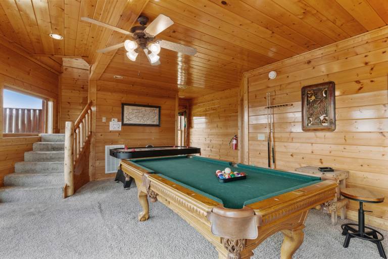 Stunning Mountain Views Game Room Pet Friendly Hot Tub WiFi — photo 4