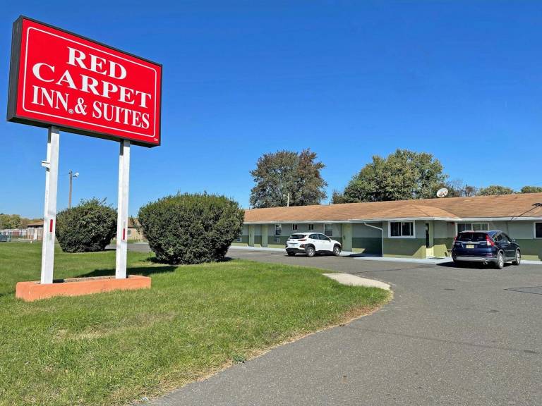 Red Carpet Inn and Suites Wrightstown — photo 5