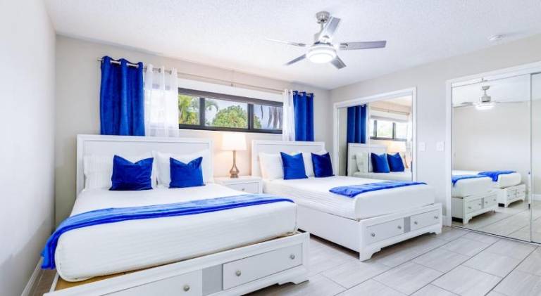 Coastal Family Resort Heated Private Pool, Game Room, Luxe interiors near beach 3508 — photo 2