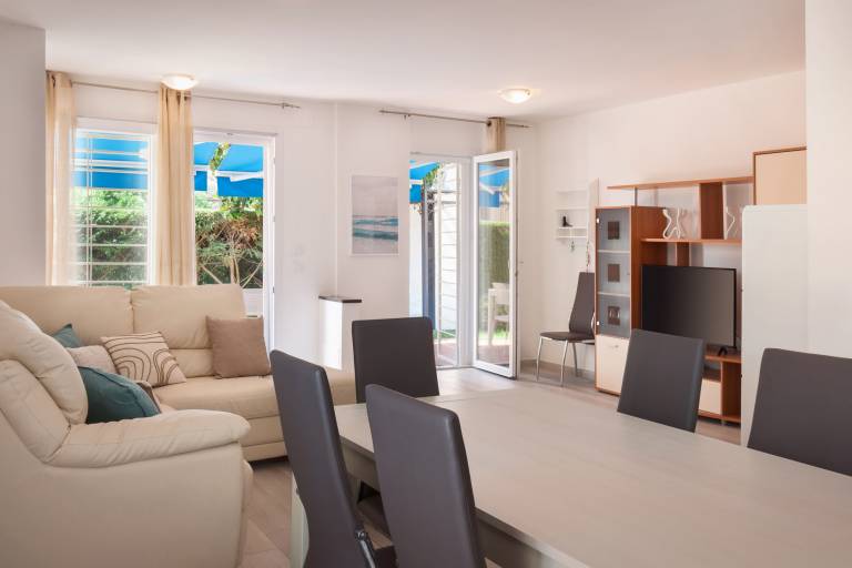 Fully equipped big villa with garden, terrace & private pool | Pet-friendly — photo 4