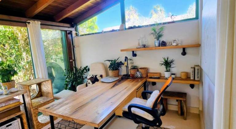 Vacation home with terrace, grill & yard — photo 4