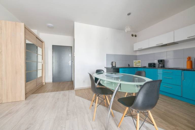 Family-friendly charming rental apartment with fast internet | Near St Mary’s Church | Pets are welcome — photo 5