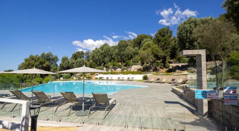 Fully equipped lovely holiday apartment with pool & patio | Pets are welcome — photo 3