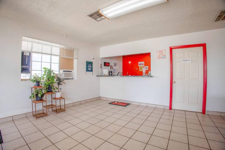 Holiday Motel Lordsburg I-10 — photo 3
