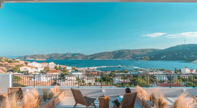 Apartment with terrace & yard | Beach nearby | Pets allowed — photo 2