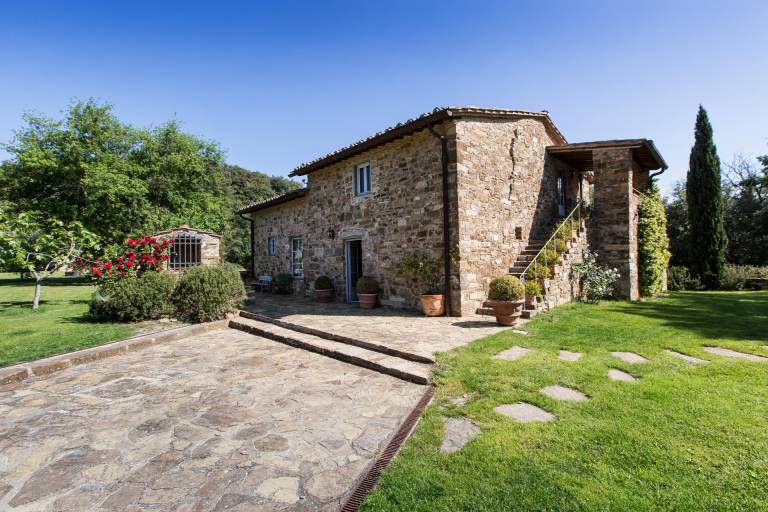 Villa with garden, private pool & patio — photo 4